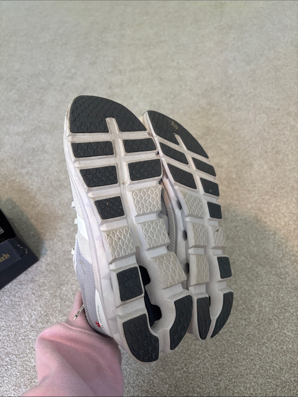 On Cloud cloud runner sneakers size 9.5 - Picture 4 of 6